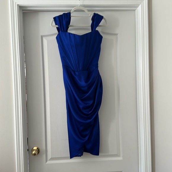 Gigii’s Off Shoulder Corset Dress - Picture 2 of 4